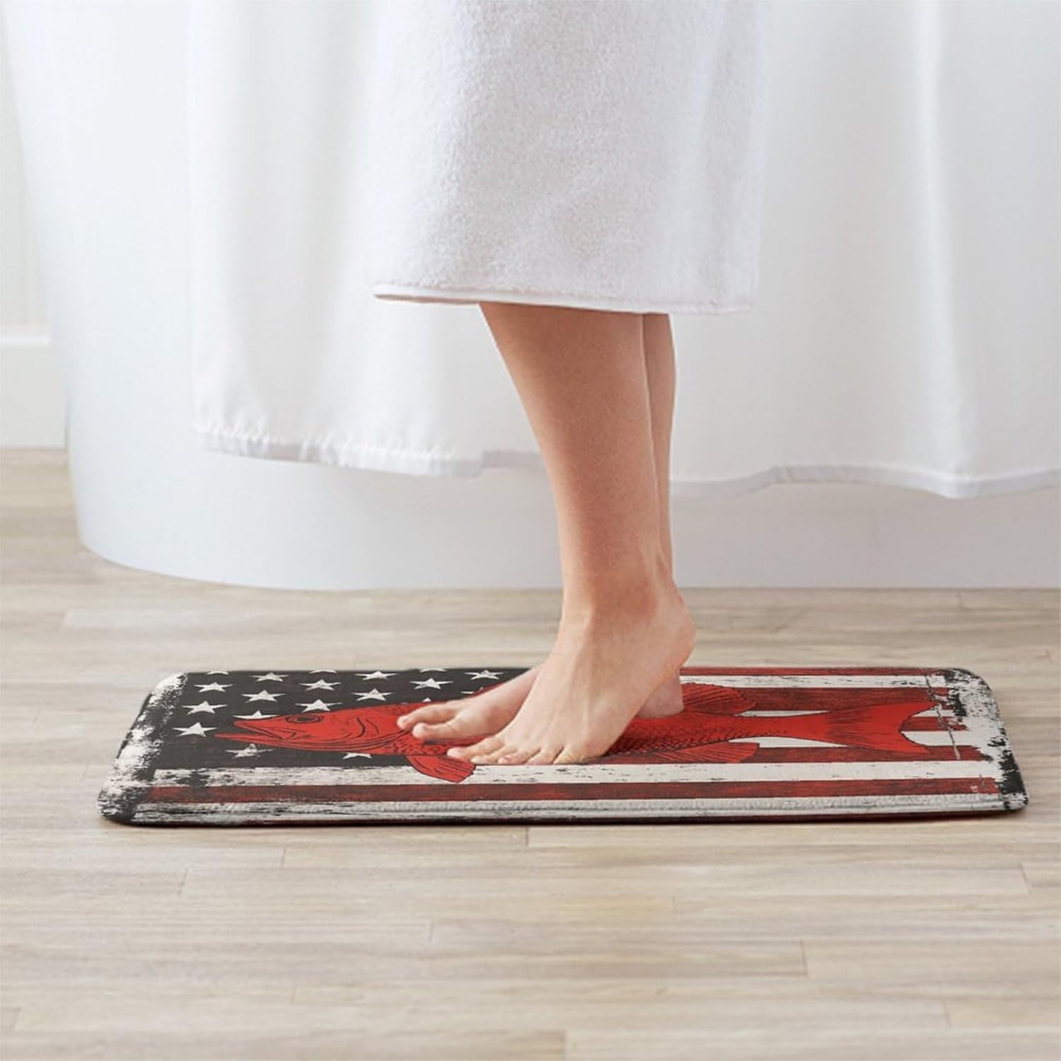 BoomDragon Non-Slip Bath Rug with Vintage American Flag Design