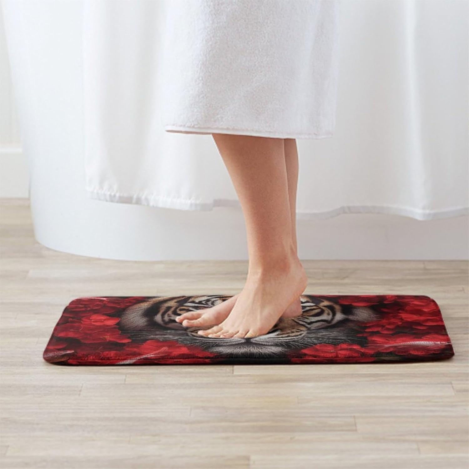 BoomDragon Anti-Skid Memory Foam Bath Rug with Red Flowers 1
