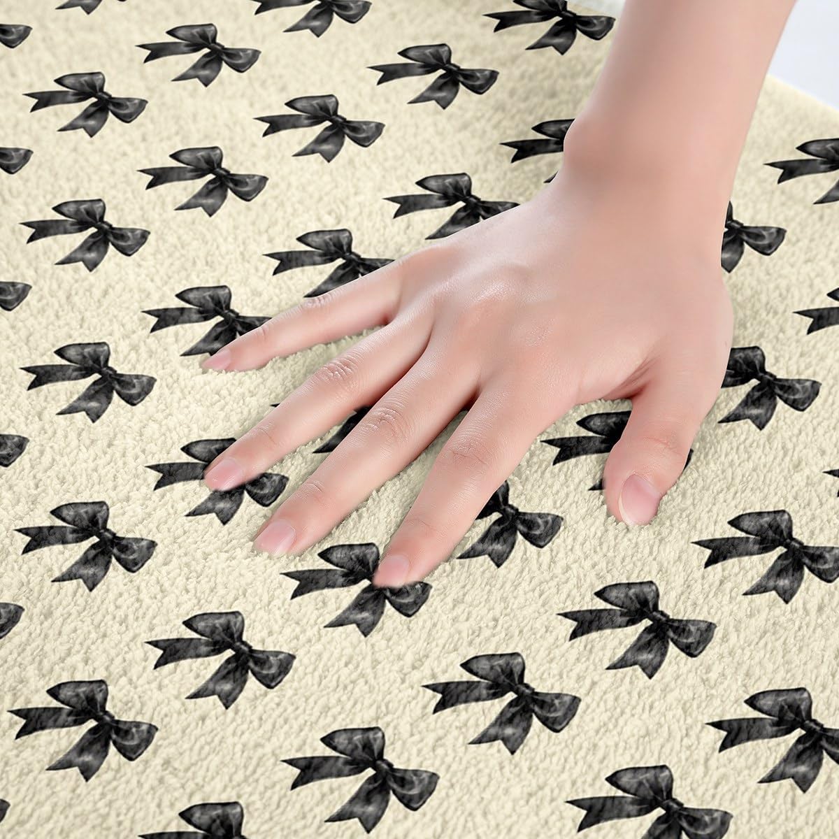 Jejeloiu Kids Black Bow Bathroom Rug 16x24