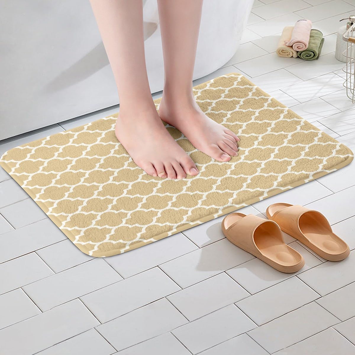 Jejeloiu Modern Geometric Soft Fleece Bath Rug