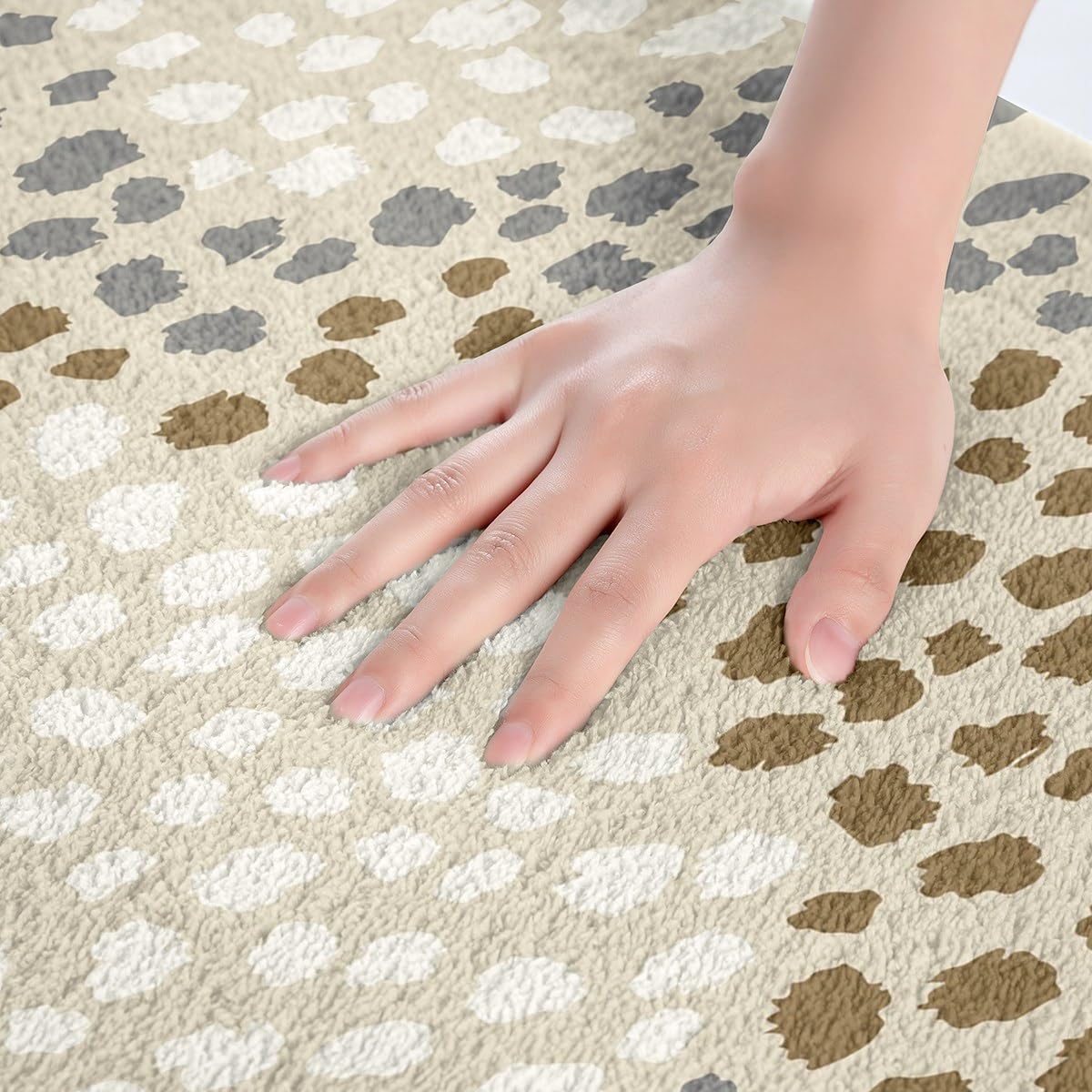 Jejeloiu Polka Dot Bath Rugs 16x24 Modern Art Geometric Design