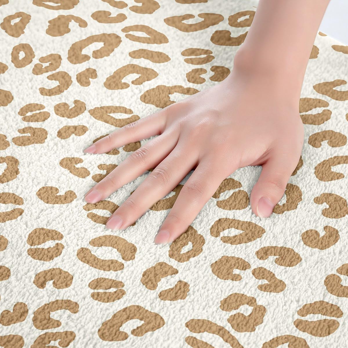 Jejeloiu Brown Leopard Printed Bath Rugs 16x24 Inch